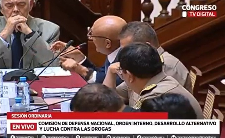 Jorge Montoya se quedó dormido en plena conferencia de seguridad nacional por la masacre en Pataz