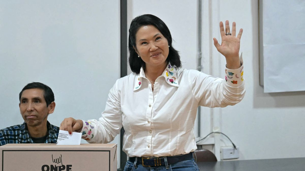 Keiko Fujimori toma leve ventaja en balotaje contada al 98.215%