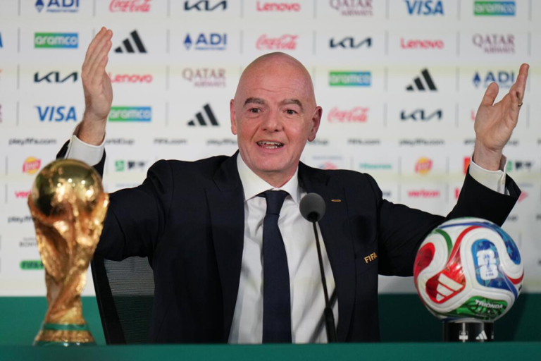 El presidente de la FIFA pide “calma, relájense” ante los problemas con los visados para el Mundial