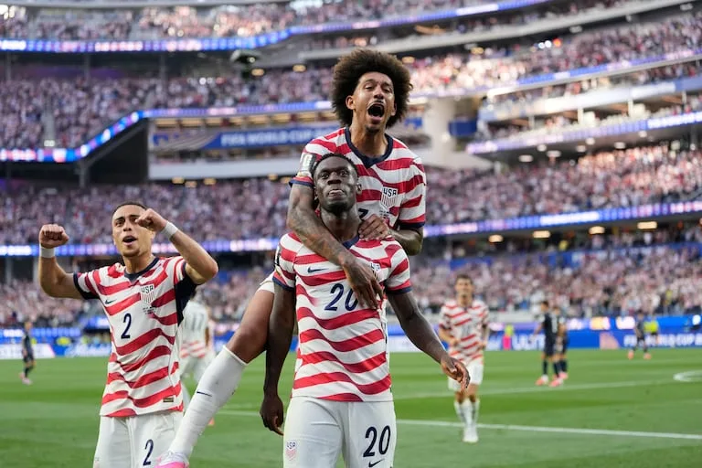 Estados Unidos golea Paraguay en el Mundial