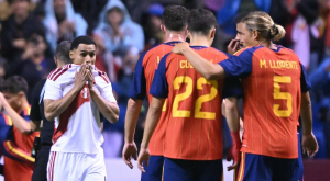 Perú cayó 3-1 ante España en un intenso encuentro internacional