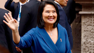 Keiko Fujimori anuncia aumento del salario mínimo a S/ 1.300: alivio parcial frente a una canasta básica que ya bordea los S/ 1.848