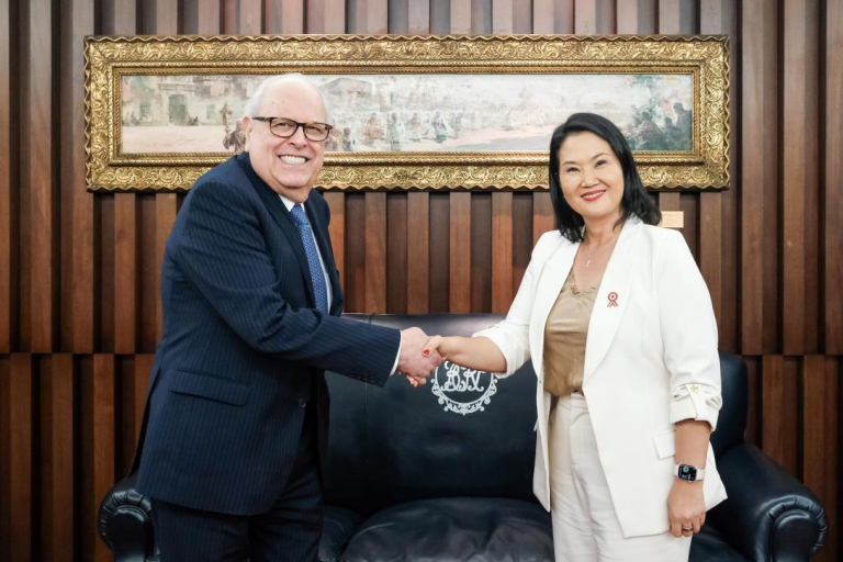 Keiko Fujimori se reúne con Julio Velarde y expresa respaldo a su continuidad en el BCR