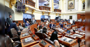 Congreso suspende debate sobre aumento de presupuesto para becas y obras públicas