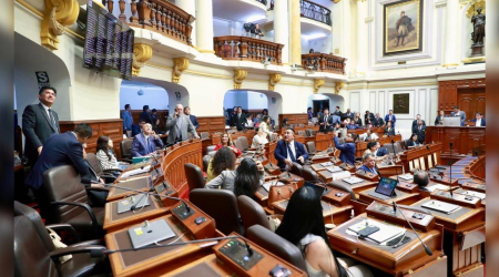 Congreso suspende debate sobre aumento de presupuesto para becas y obras públicas