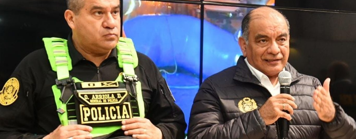 Ministro del interior anuncia modificación de la ley que impide la destitución del comandante general de la PNP