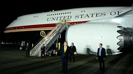Amenaza iraní obligó a Donald Trump a cambiar de avión en secreto: operativo de engaño con el Air Force One como señuelo