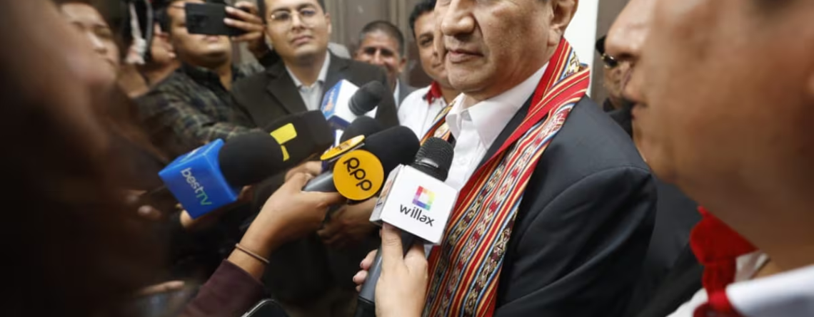 Vladimir Cerrón reaparece tras casi tres años y asegura que nunca salió del Perú