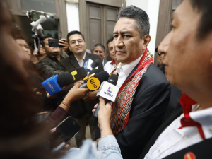 Vladimir Cerrón reaparece tras casi tres años y asegura que nunca salió del Perú