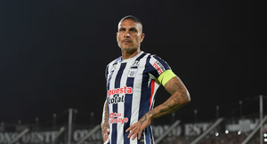 Paolo Guerrero pone en riesgo su presencia en el clásico entre Alianza Lima y Universitario