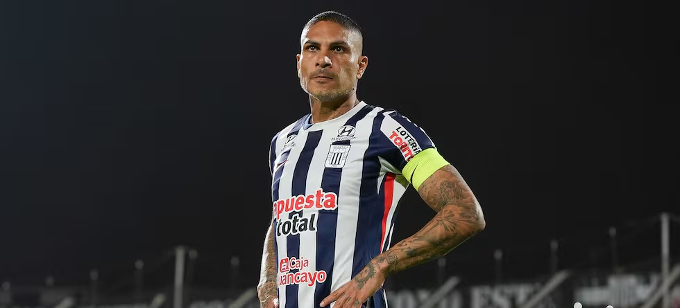 Paolo Guerrero pone en riesgo su presencia en el clásico entre Alianza Lima y Universitario