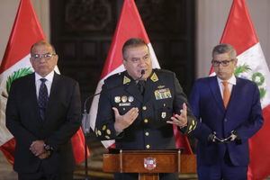Óscar Arriola deja la Comandancia General de la PNP y será reemplazado por Fredy López