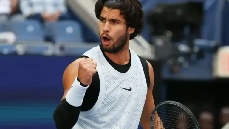 Alcaraz arrolla a Tommy Paul y extiende a 18 su racha invicta en Grand Slams