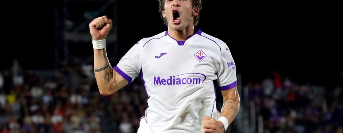 Mastantuono anota triplete y guía el primer triunfo de Fiorentina