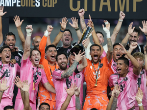Messi alcanza los 100 goles con Inter Miami y celebra con un nuevo título
