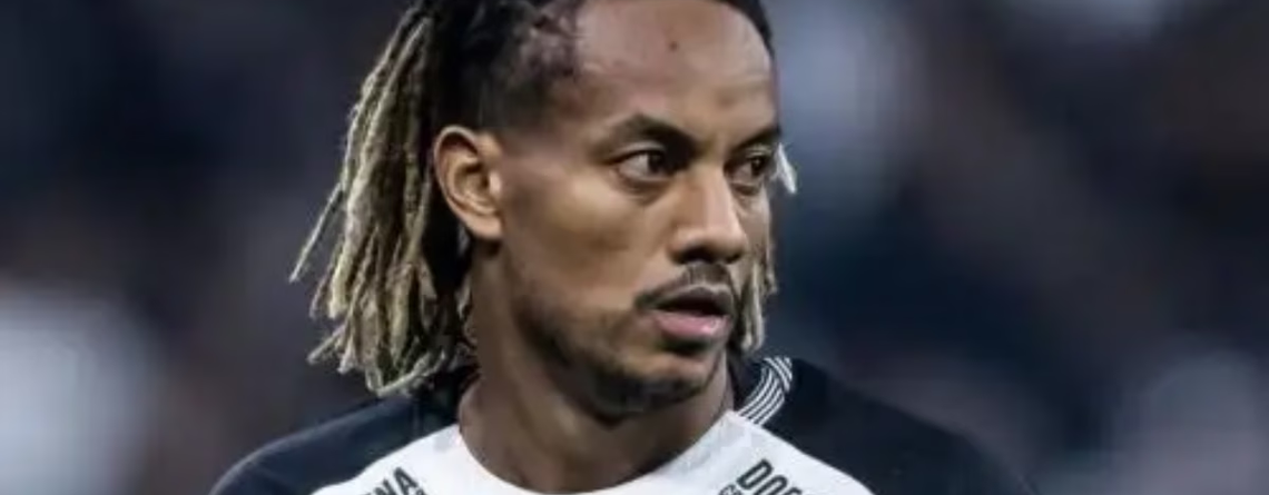 ¡Alerta en la Bicolor! André Carrillo sufre una lesión y su presencia en los amistosos está en duda