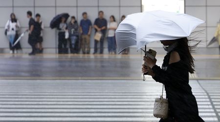 ¡Japón se prepara para el golpe! Tifón Dujuan pone en alerta a 1,9 millones de personas