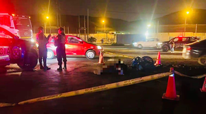 Niña de seis años muere tras choque entre motocicleta y cúster en el Callao