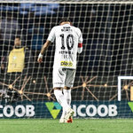 Neymar quería cambiar la historia de Santos, pero otra noche terminó en lágrimas