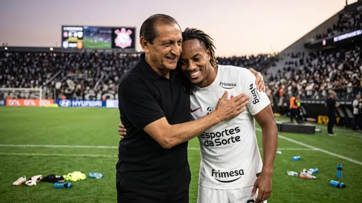 ¡La ‘Culebra’ podría reencontrarse con su viejo DT! Ramón Díaz apunta a volver a Corinthians