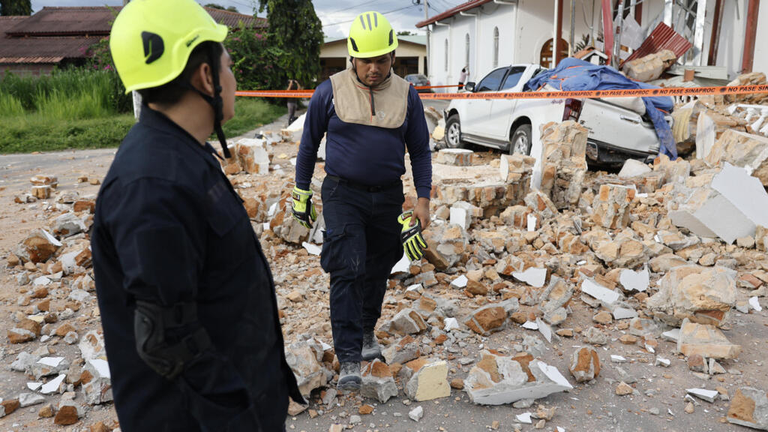 Terremoto de magnitud 7,7 sacude Panamá y activa alertas de tsunami en nueve países