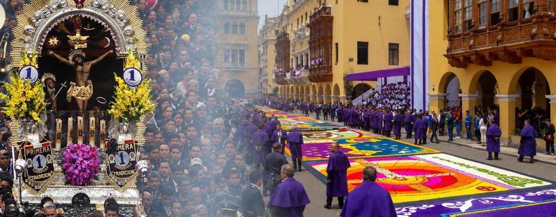 ¡Lima se viste de fe! Plaza Mayor lucirá alfombras florales por el segundo recorrido del Señor de los Milagros