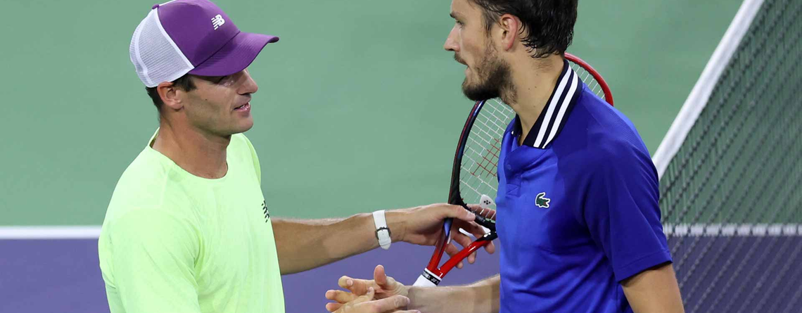 Medvedev y Paul ganaron y se enfrentarán en cuartos de Shanghái