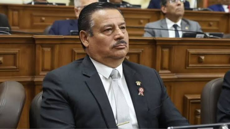 Bancada de Obras abre la puerta a ampliar las facultades legislativas del Gobierno