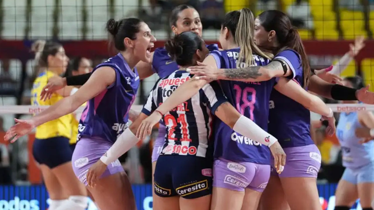 Alianza Lima sobrevive a un debut dramático y vence a Rebaza Acosta en cinco sets