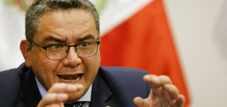 Santiváñez alerta sobre posible reasignación de suboficiales vinculados a la exDiviac