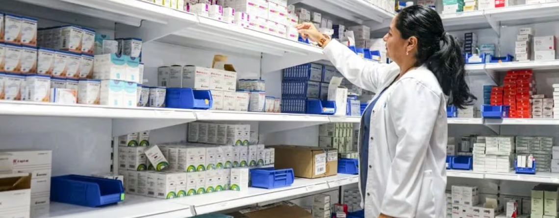 Perú incorpora nuevos medicamentos para combatir el VIH y la hepatitis: miles de pacientes podrían beneficiarse