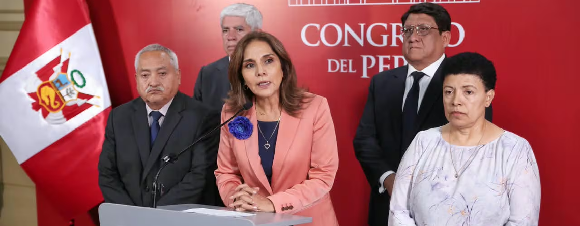 Patricia Juárez cuestiona ausencia de bancadas opositoras durante debate de facultades legislativas
