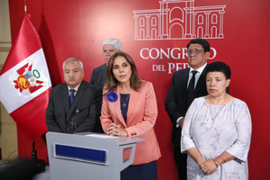 Patricia Juárez cuestiona ausencia de bancadas opositoras durante debate de facultades legislativas