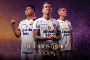 Universitario presentó su camiseta en homenaje al Señor de los Milagros