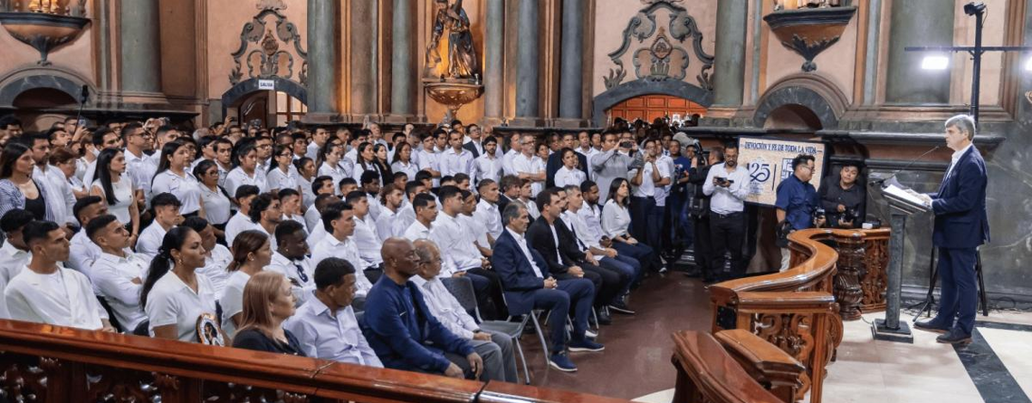 ¡Alianza Lima se encomienda al Cristo Moreno! El plantel blanquiazul vivió una emotiva jornada de fe en Las Nazarenas
