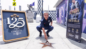 ¡Homenaje a una leyenda! César Cueto ya tiene su estrella en Alianza Lima y Matute se rinde ante el ‘Poeta de la Zurda’