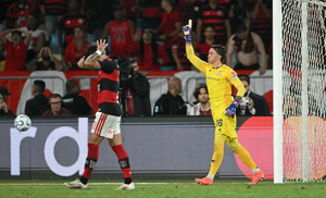 ¡HÉROE EN EL MARACANÁ! Muslera ataja tres penales, elimina a Flamengo y mete a Estudiantes en la final de la Libertadores