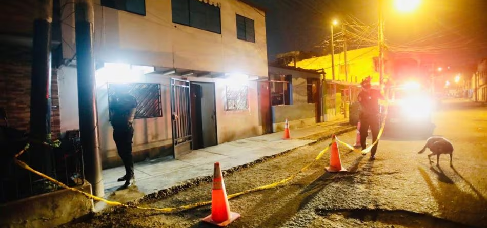 Taxista muere tras ser baleado mientras conducía y estrellarse contra una vivienda en el Callao