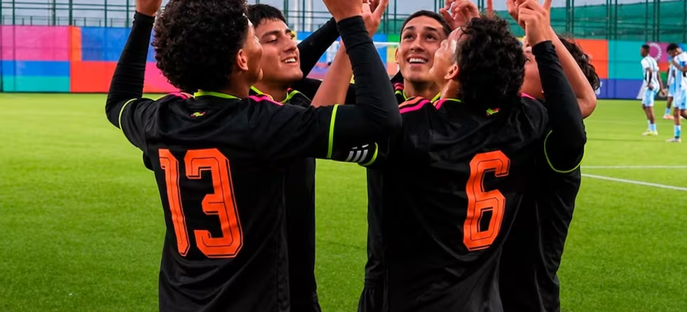 La Sub-15 peruana hace historia en Azerbaiyán y avanza como líder a los dieciseisavos