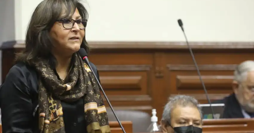 ¡POLÉMICA EN MOCHЕ! Milagros Jáuregui quiere retirar los huacos eróticos y afirma que son dañinos para los niños
