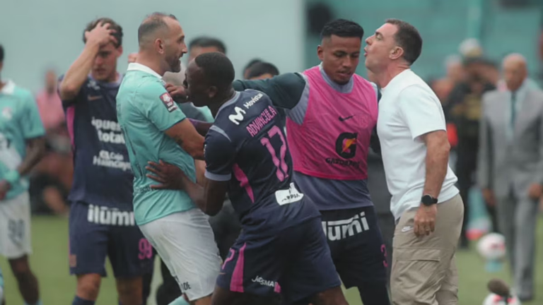 ¡Se dijeron de todo! Fuerte cruce entre Pablo Guede y Hernán Barcos tras el Alianza Lima y Sporting Cristal