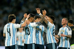 ¡Argentina no extraña a Messi! La Albiceleste golea 4-0 a Bolivia en el inicio de una nueva era